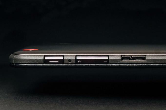 Lenovo ThinkPad 8 mengulas tombol tablet makro