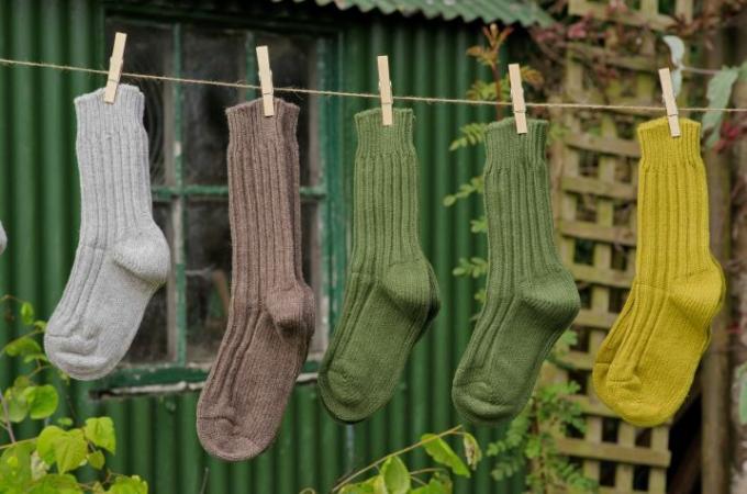 10084504 - robustní žebrované zimní ponožky z irské vlny