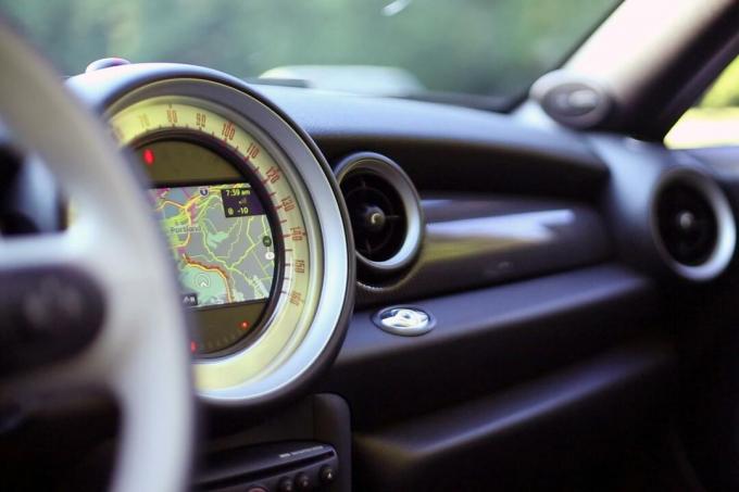 Navegación frontal interior del MINI Cooper S Roadster 2013