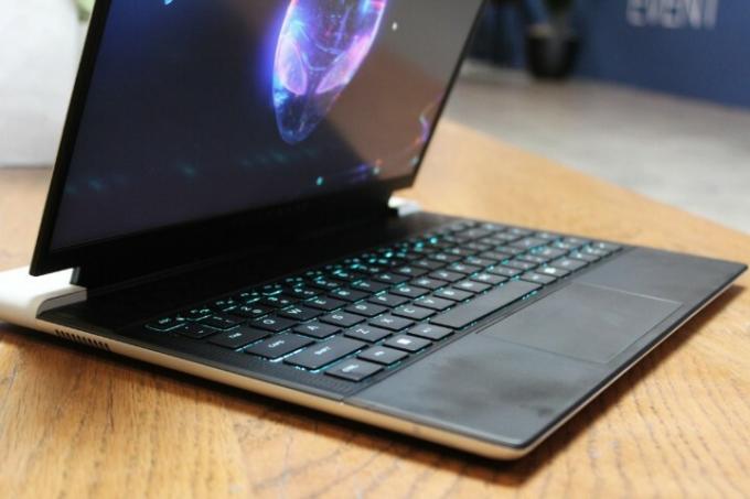 Klávesnica Alienware x14 R2.