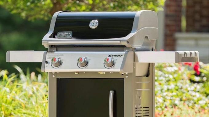 Η ψησταριά Weber E-310 Outdoor Grill.