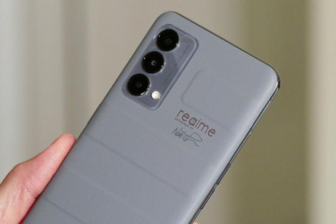 La firma del Realme GT Master Edition.