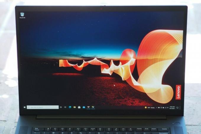 Lenovo ThinkPad X1 Extreme Gen 4 노트북의 디스플레이.