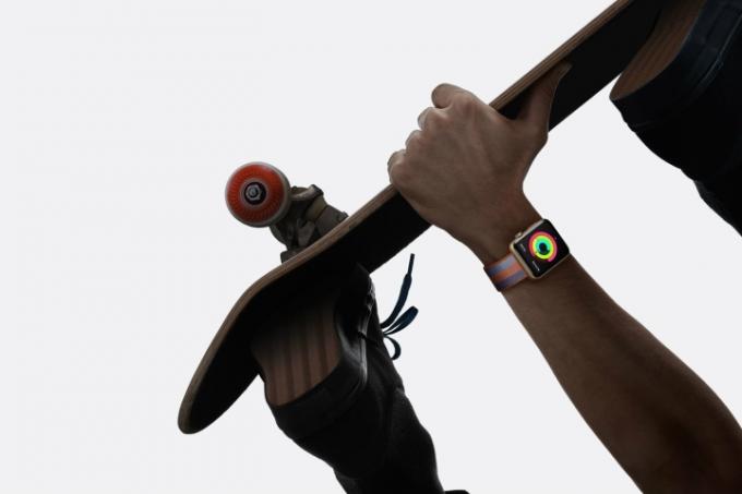 Fitbit Surge, zegarek Apple