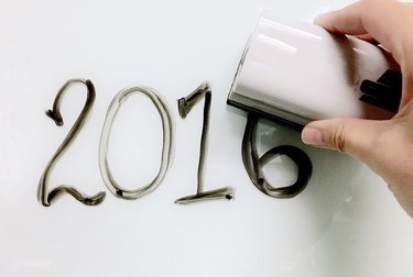 2016. aasta kustutamine kriiditahvlilt