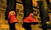 Adidas omfavner Augmented Reality med sko, markedsføring