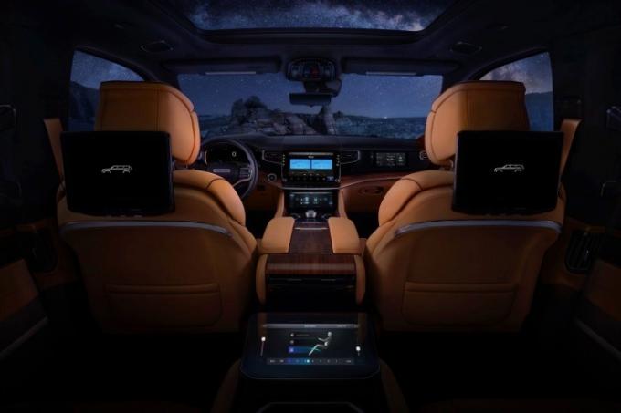 Interiorul Jeep Grand Wagoneer 2022