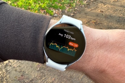 Dados de um treino exibidos na tela do Samsung Galaxy Watch 5.