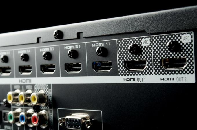 Harman Kardon AVR 3700 analisa portas HDMI