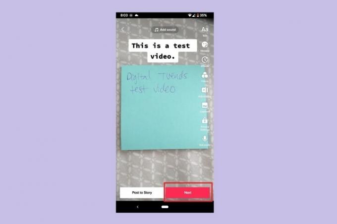 Izbira gumba Naprej za dokončanje objave videa TikTok.