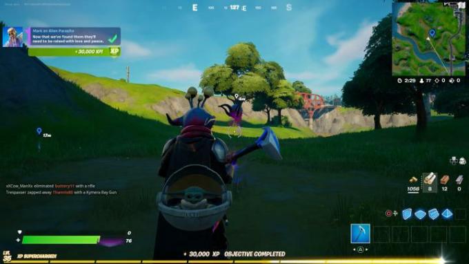 Parasite extraterrestre sur la tête du joueur dans Fortnite.