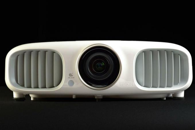 Frente Epson Powerlite Cinema 3020e