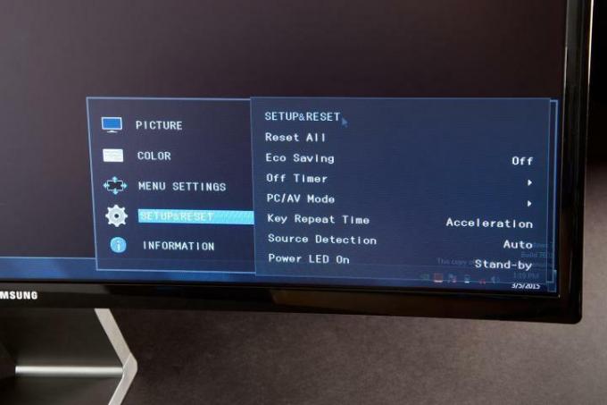 Nastavitve ukrivljenega monitorja Samsung SD590C
