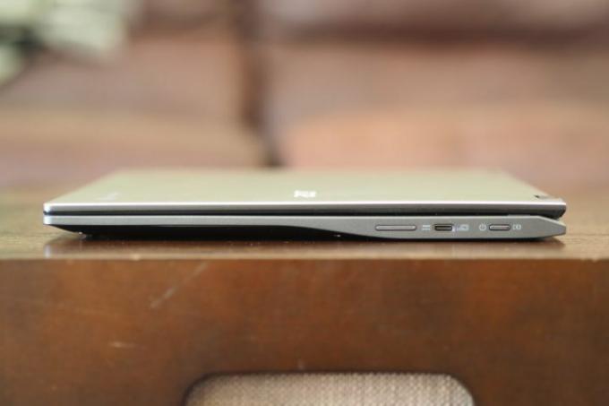 Vista lateral direita do Acer Chromebook Spin 513 mostrando portas.