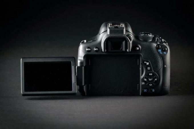 Canon EOS Rebel T6i stražnji zaslon