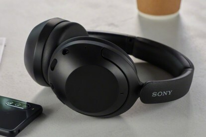 A Sony WH-XB910N zajszűrő vezeték nélküli fejhallgatója.