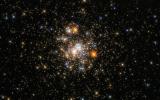 Tähed sädelevad ja säravad kerasparve Hubble'i kujutisel