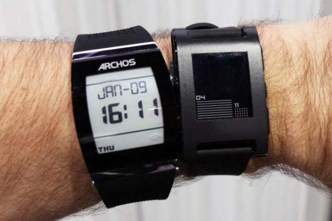 Archos Smartwatch vs Pebble