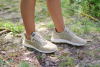 รองเท้าผ้าใบกันน้ำ Crowdfunded เหล่านี้ทำจากกัญชากัญชา