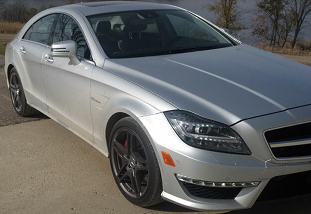 2012-Mercedes-Benz-CLS-63-AMG-Ъглови-фарове