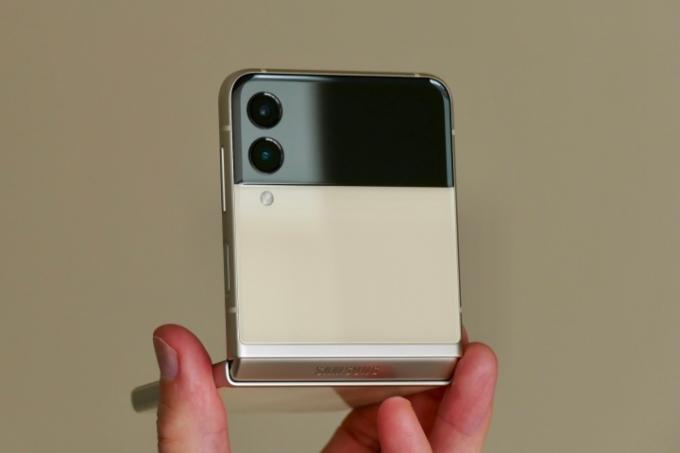 Le module caméra du Galaxy Z Flip 3.