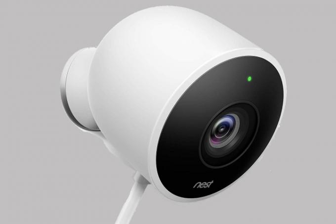 Zunanja varnostna kamera Google Nest Cam NC2400ES.