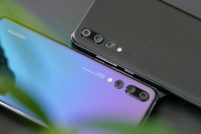 Huawei P20 Pro og P20 Pro i læder, der viser Leica-kameraerne.