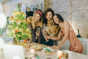 „Zoom“ panaikino virtualių Naujųjų metų išvakarių švenčių laiko apribojimus
