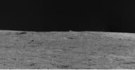 Kinesisk Rover ser kubformad funktion på bortre sidan av månen