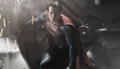 supermand-mand-af-stål-henry-cavill-i-kostume
