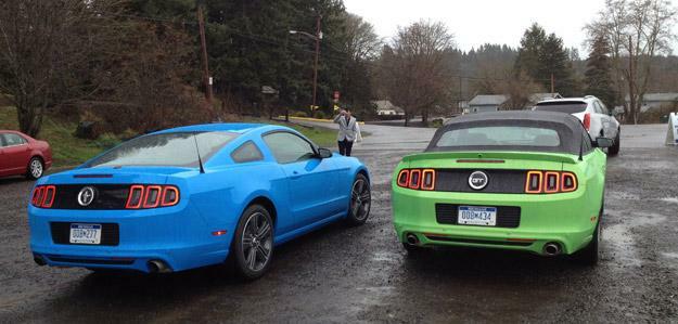 2013-Ford-Mustang--Je dois-l'avoir-vert-et-bleu