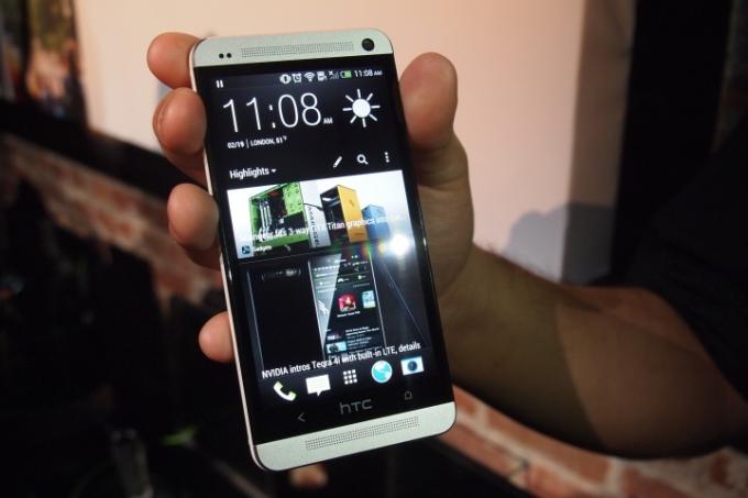 HTC One skærm