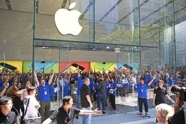 Apple apre un nuovo negozio a Omotesando, Tokyo