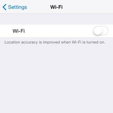 „Wi-Fi“ išjungtas „iPhone“ nustatymų „Wi-Fi“ nustatymuose.