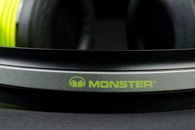 Monster iSport Freedom モンスターのロゴ