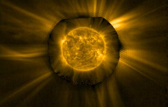 Uzlauzt Solar Orbiter kameru, lai labāk apskatītu sauli