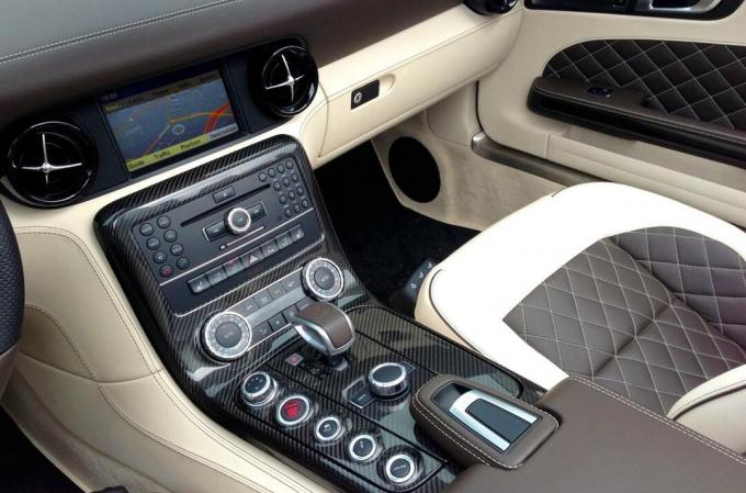 mercedes_benz sls amg roadster frente interior