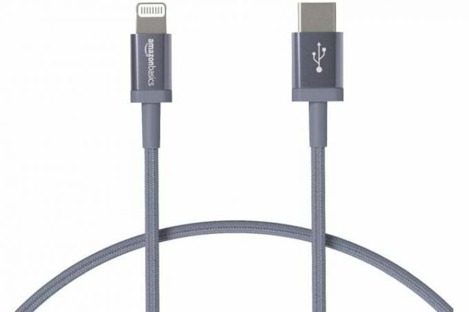 Amazon Basics ניילון קלוע אפור כהה כבל USB-C ל-Lightning.