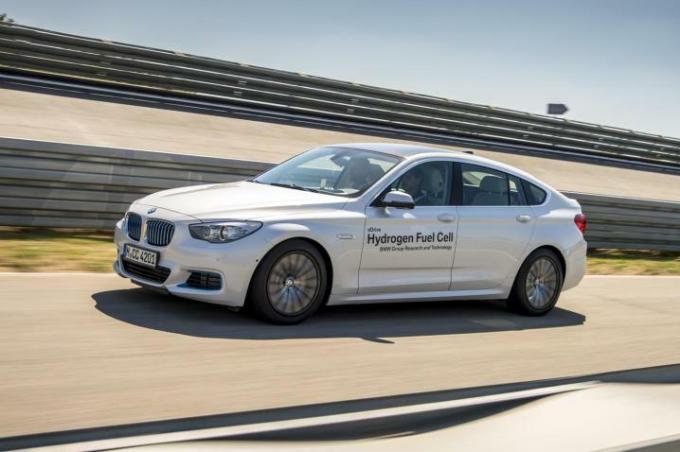 Prototyp s vodíkovým palivovým článkem BMW řady 5 GT