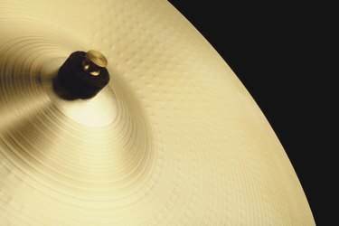 Närbild av en cymbal