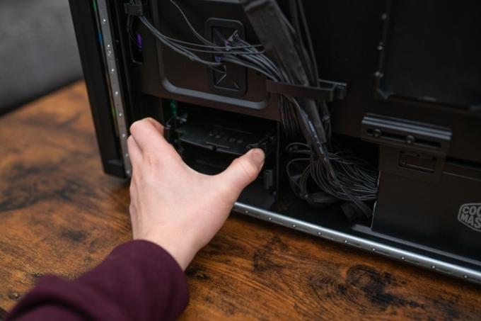 Festplattenschächte im HP Omen 45L.