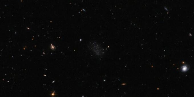 Astronom amater uočio je patuljastu galaksiju koju su računala propustila