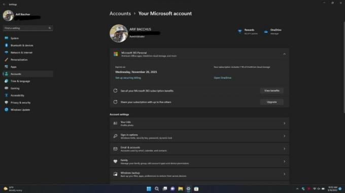 На знімку екрана показано прості способи керування обліковим записом Microsoft у налаштуваннях.