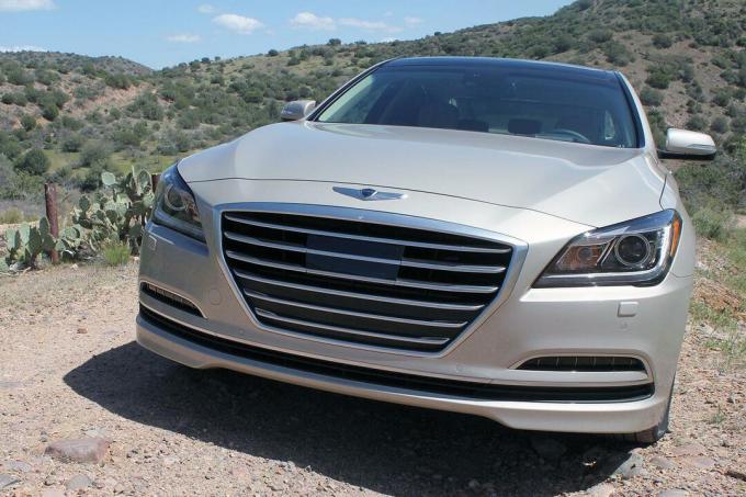 Kot sprednjega dela Hyundai Genesis 2015