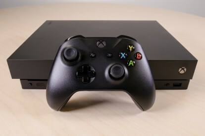Контролер за преглед на Xbox One X отпред