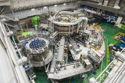 Napredne raziskave korejskega superprevodnega tokamaka (KSTAR)