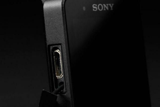 Sony SmartWatch 2 puertos macro