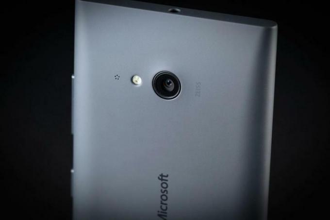 MicrosoftLumia 735