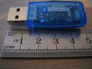 Bluetoothドングルアダプターとは何ですか？
