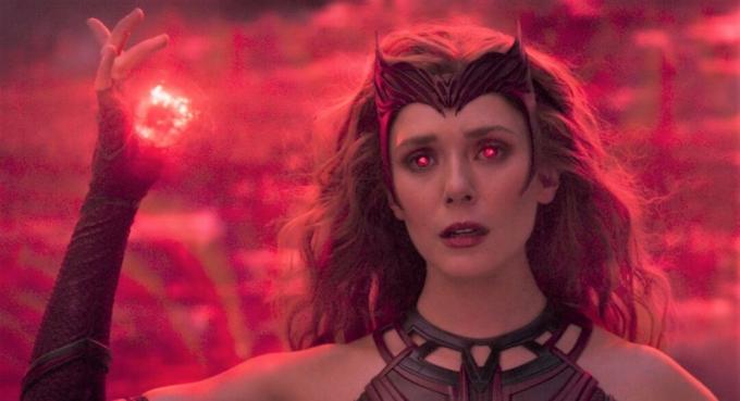 A Scarlet Witch bekapcsol a WandaVisionban.